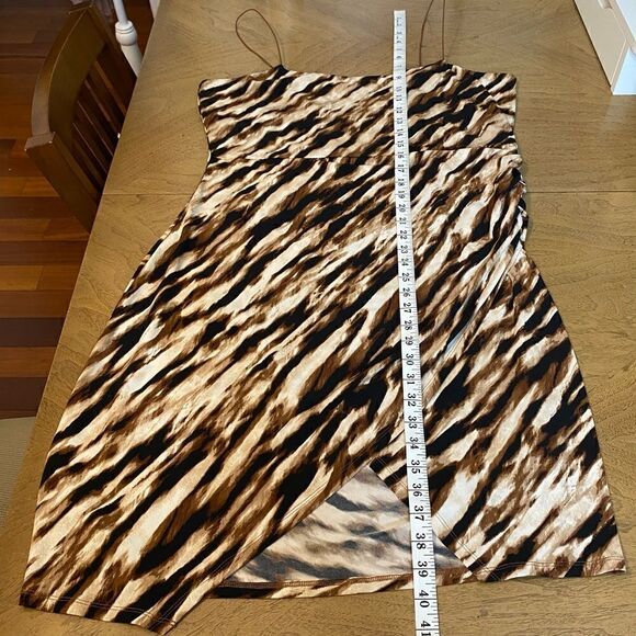 Leith Ruched Faux Wrap Dress - Picture 10 of 10